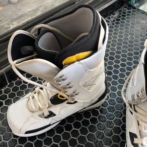 Burton Snowboard Boots White Hail model size 9 1/2